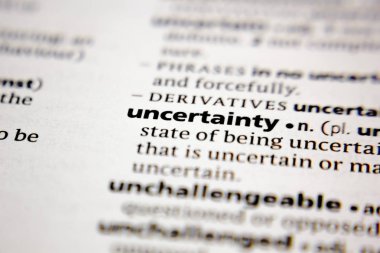 Sözlükte sözcük veya tümcecik belirsizlik.