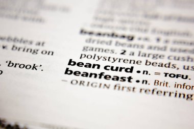 Sözlükte kelime veya cümle çekirdeği lor.