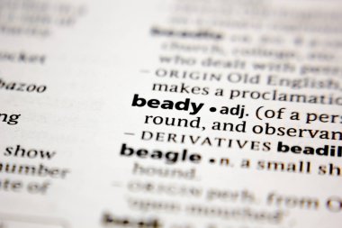 Bir sözlükte kelime veya cümle boncuk.