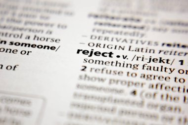 Sözlükte sözcük veya tümcecik reddetme.