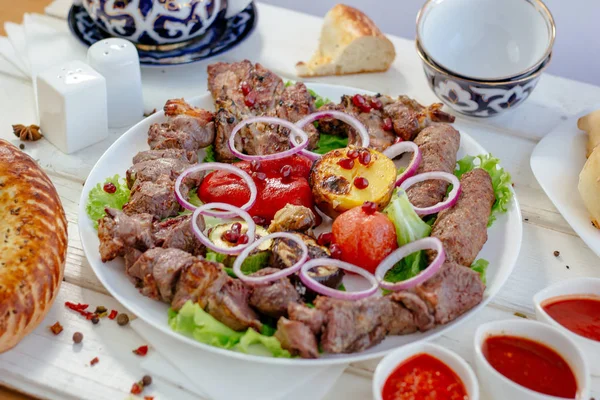 Barbecue meat plate. — Stock Photo, Image