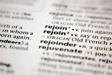 Sözlükte Word veya tümcecik yeniden katılma.