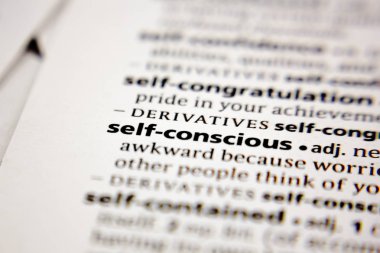 Kelime veya ifade bir sözlük kendini bilinçli.