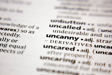 Sözlükte kelime veya cümle esrarengiz.