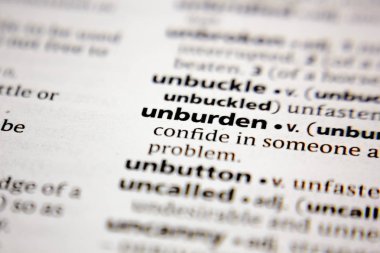 Kelime veya cümle bir sözlükte yükü.