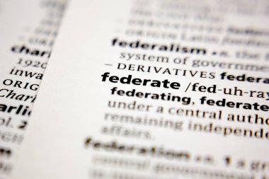 Sözcük veya ifade bir sözlükte federe.