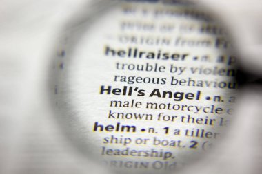 Sözlükte cehennem meleği kelimesi veya deyimi.