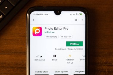 İvanovsk, Rusya-26 Haziran 2019: Smartphone ekranında Photo Editor Pro uygulaması.
