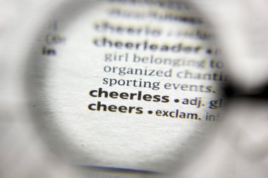 Sözlükte cheerless sözcüğü veya tümceciği.