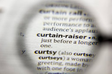 Sözlükte kelime veya ifade Perde yükseltici.