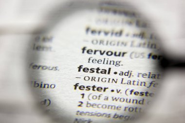 Sözlükteki Festal sözcüğü veya tümceciği.