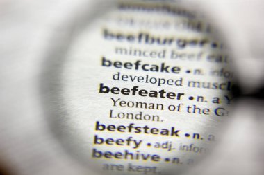 Sözlükteki Beefeater sözcüğü veya tümceciği.