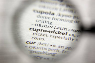 Sözlükteki cupro-nikel sözcüğü veya tümceciği.