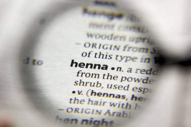 Sözlükte kına sözcüğü veya deyimi.