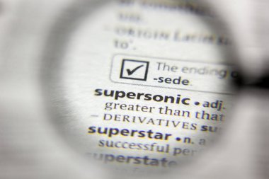 Sözlükteki sözcük veya tümcecik Süpersonik.