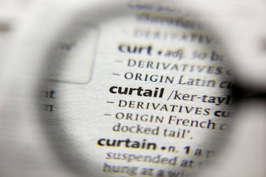 Sözlükteki Sözcük veya Tümcecik Azaltma.