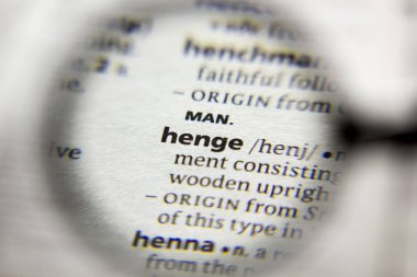 Sözlükteki Henge sözcüğü veya tümceciği.