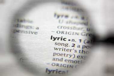Sözlükteki Sözcük veya Sözcük Lirik.