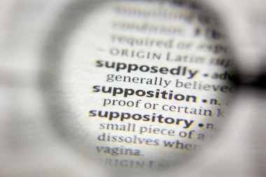 Sözlükteki sözcük veya tümcecik Varsayımı.