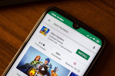 İvanovsk, Rusya-26 Haziran 2019: akıllı telefonun ekranında Hero Hunters uygulaması.