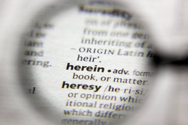 Sözlükteki sözcük veya tümcecik Herein.