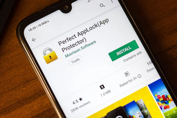 26 июня 2019 года: Perfect AppLock, приложение App Protector на дисплее смартфона . — стоковое фото