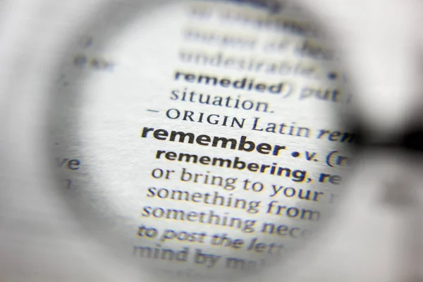 A palavra ou frase Lembre-se em um dicionário . — Fotografia de Stock