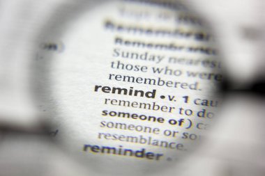 Sözlükte anımsa sözcüğü veya tümceciği.