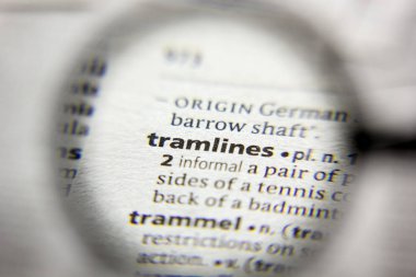 Sözlükteki tramlin sözcüğü veya tümceciği.