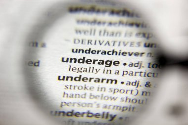 Sözlükte Reşit olmayan sözcük veya tümcecik.