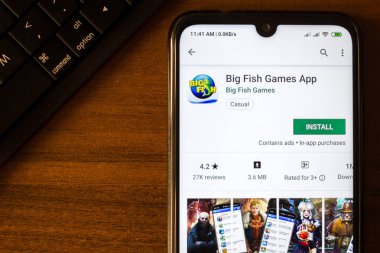 İvanovsk, Rusya-26 Haziran 2019: akıllı telefonun ekranında büyük balık oyunları uygulaması.