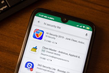 Ivanovsk, Rusya - 26 Haziran 2019: Akıllı telefonun ekranında Merhaba Güvenlik 2019 uygulaması.