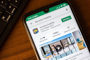 İvanovsk, Rusya-26 Haziran 2019: akıllı telefonun ekranında Sims FreePlay uygulaması.