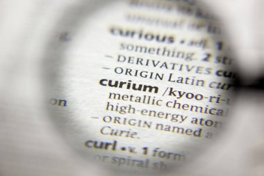 Sözlükte curium sözcüğü veya deyimi.