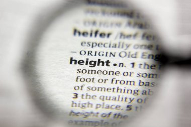 Sözlükteki yükseklik sözcüğü veya tümceciği.