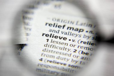 Sözlükte rahatlatsözcüç veya ifade.