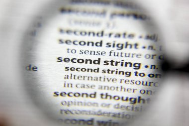 Sözlükteki sözcük veya tümcecik İkinci dize.