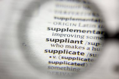 Sözlükteki Suppliant sözcüğü veya tümceciği.