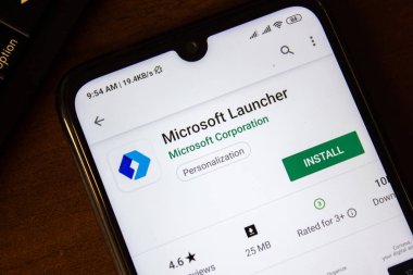Ivanovsk, Rusya - 07 Temmuz 2019: Microsoft Launcher uygulaması akıllı telefon veya tablet ekranında.