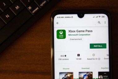 Ivanovsk, Rusya - 07 Temmuz 2019: Xbox Game Pass uygulaması akıllı telefon veya tablet ekranında.