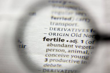 Sözlükte bereketli sözcük veya ifade.