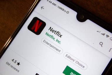 İvanovsk, Rusya-07 Temmuz 2019: akıllı telefon veya tablet ekranında Netflix uygulaması.