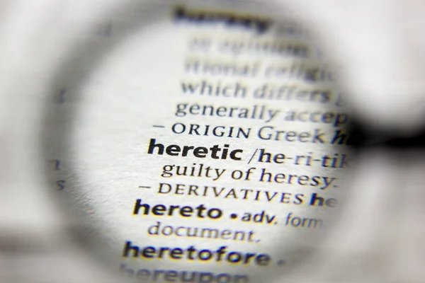 Ordet eller frasen Heretic i en ordbok. — Stockfoto