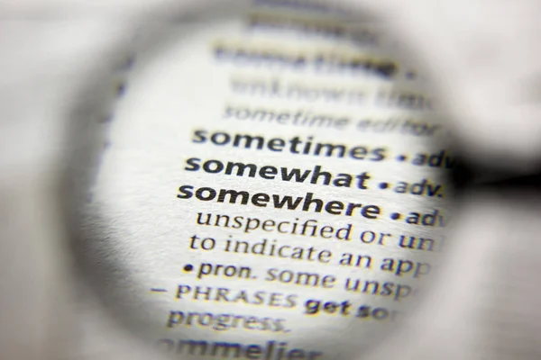 Het woord of de zin ergens in een woordenboek. — Stockfoto