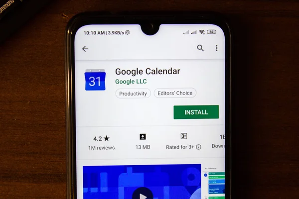 Ivanovsk, Rosja - 07 lipca 2019: Aplikacja Kalendarz Google na wyświetlaczu smartfona lub tabletu. — Zdjęcie stockowe