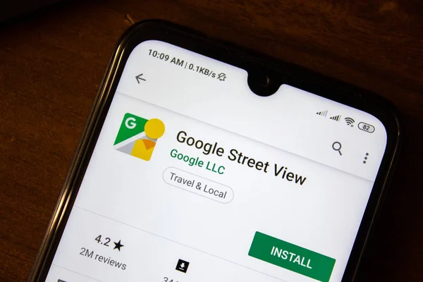 Ivanovsk, Rosja - 07 lipca 2019: Aplikacja Google Street View na wyświetlaczu smartfona lub tabletu. — Zdjęcie stockowe