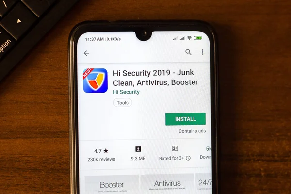 Ивановск, Россия - 26 июня 2019: Приложение Hi Security 2019 на дисплее смартфона . — стоковое фото