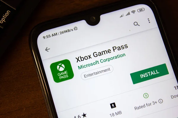 Ivanovsk, Rusia - 07 de julio de 2019: aplicación Xbox Game Pass en la pantalla del teléfono inteligente o tableta . —  Fotos de Stock