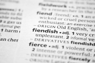 Sözlükte Fiendish sözcüğü veya tümceciği.
