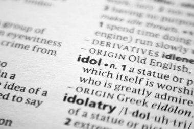 Sözlükte Sözcük veya deyim Idol.